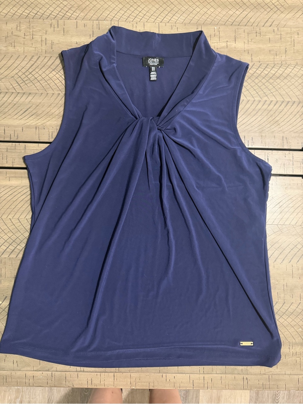 Jones New York Navy Sleeveless Twist‑Neck Blouse